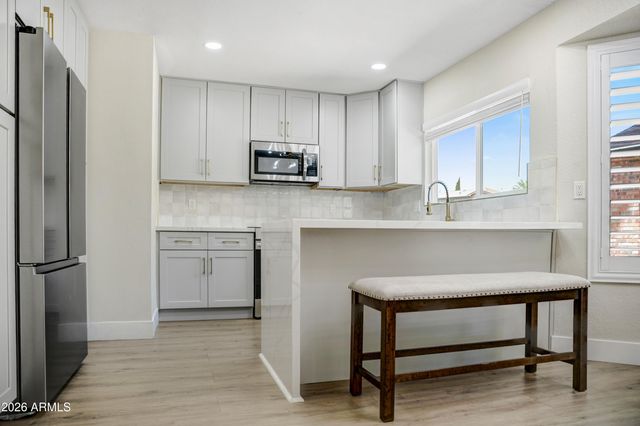 6863 E KELTON Lane, Scottsdale, AZ 85254