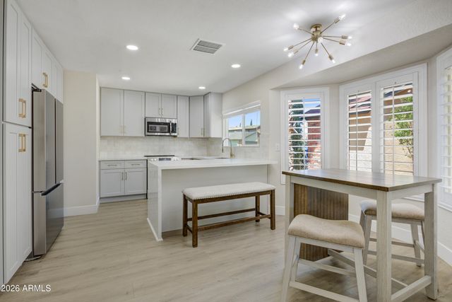 6863 E KELTON Lane, Scottsdale, AZ 85254