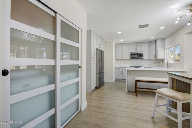 6863 E KELTON Lane, Scottsdale, AZ 85254