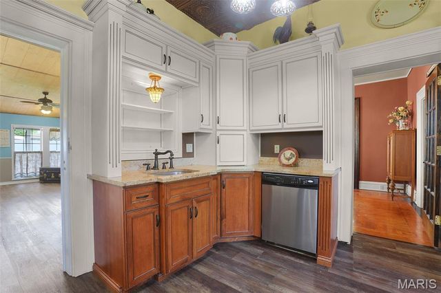 409 W Central Street, Bethalto, IL 62010