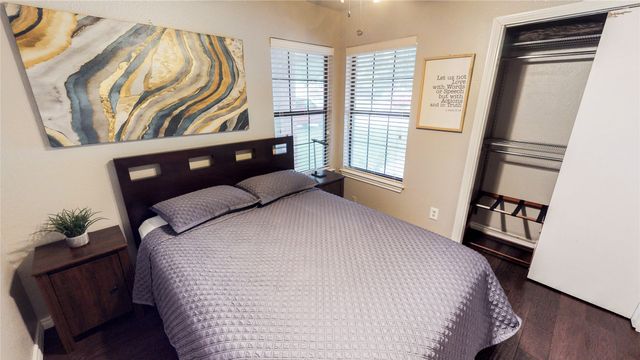 821 Meadowdale Road, Arlington, TX 76017