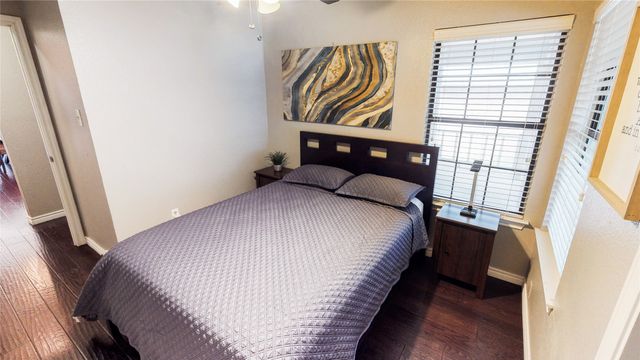 821 Meadowdale Road, Arlington, TX 76017