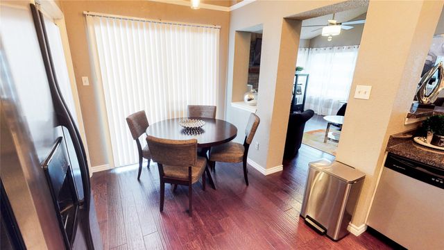 821 Meadowdale Road, Arlington, TX 76017