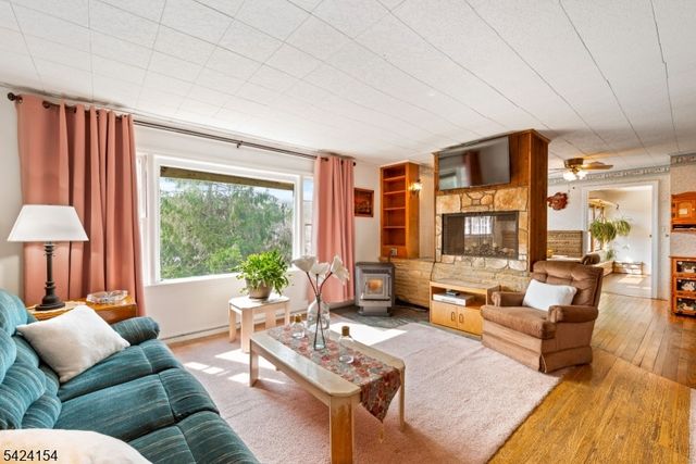 41 Swartswood Rd, Newton Town, NJ 07860