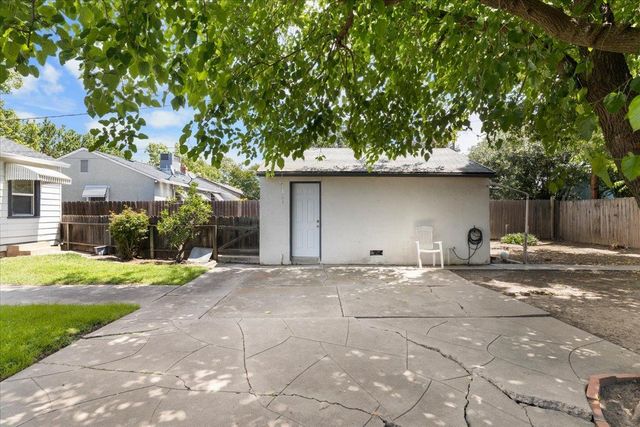 1460 Michigan Ave, Stockton, CA 95204