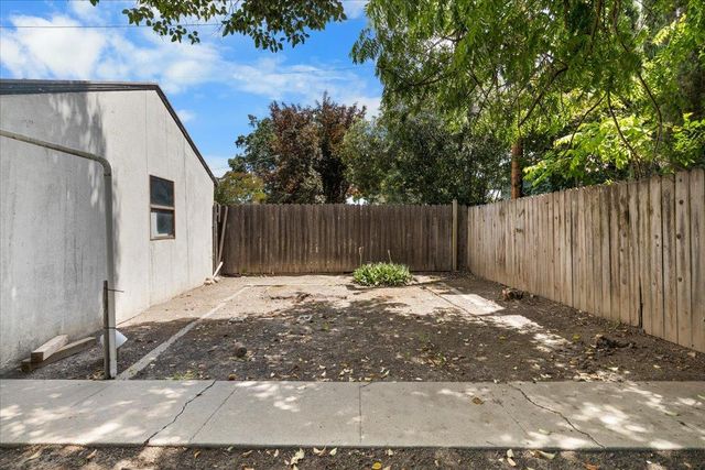 1460 Michigan Ave, Stockton, CA 95204