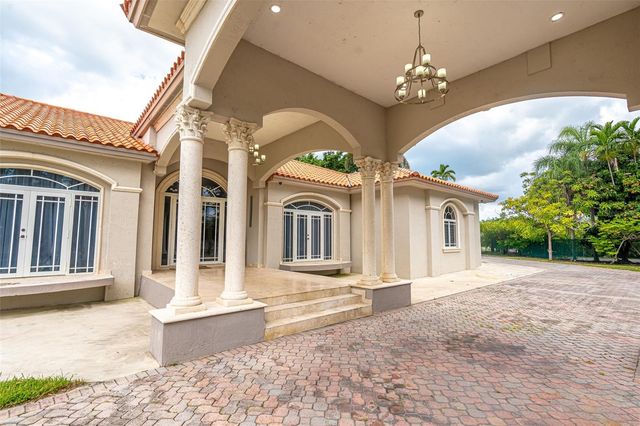 18390 SW 200TH STREET, Miami, FL 33187