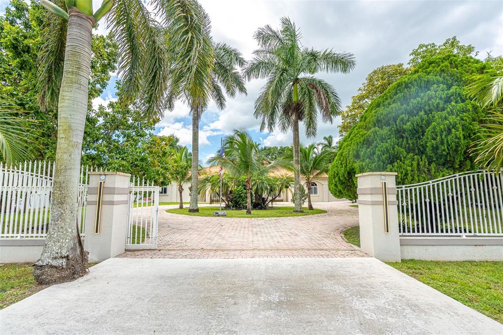 18390 SW 200TH STREET, Miami, FL 33187