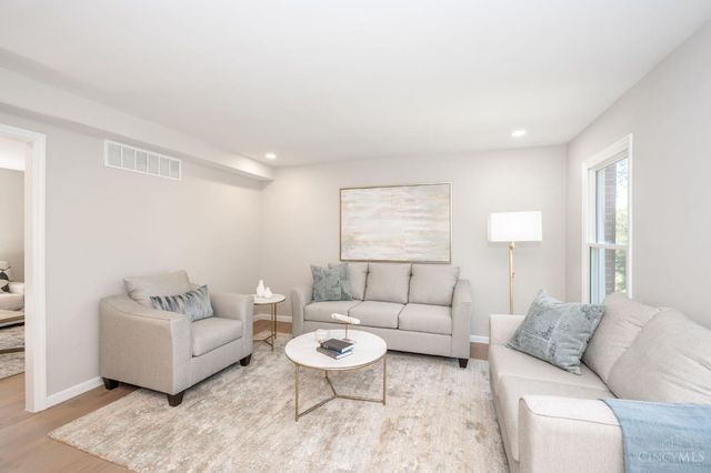 8205 Indian Trail Drive, Madeira, OH 45243