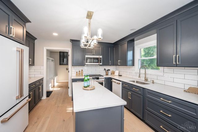 8205 Indian Trail Drive, Madeira, OH 45243