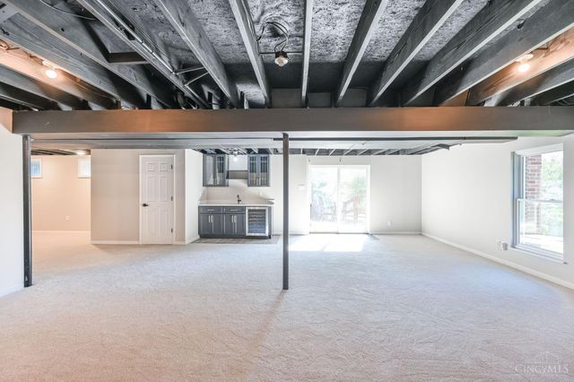 8205 Indian Trail Drive, Madeira, OH 45243