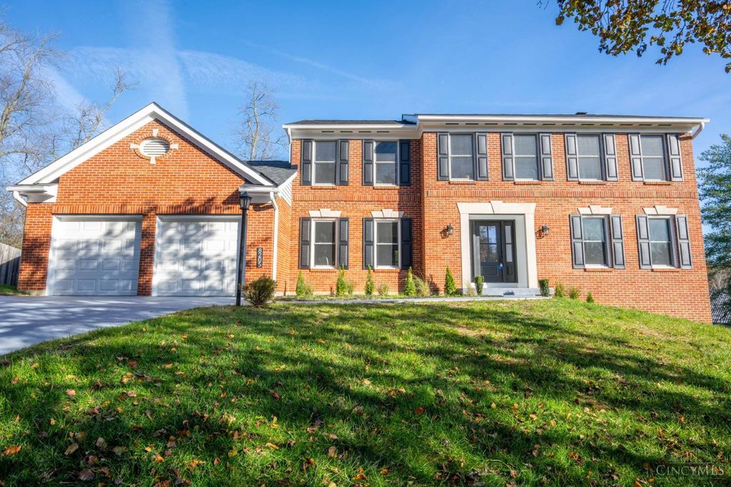 8205 Indian Trail Drive, Madeira, OH 45243