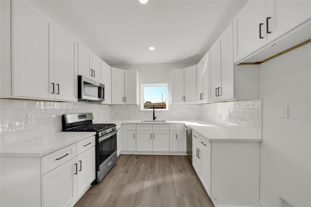 8402 Double Avenue A, Houston, TX 77088