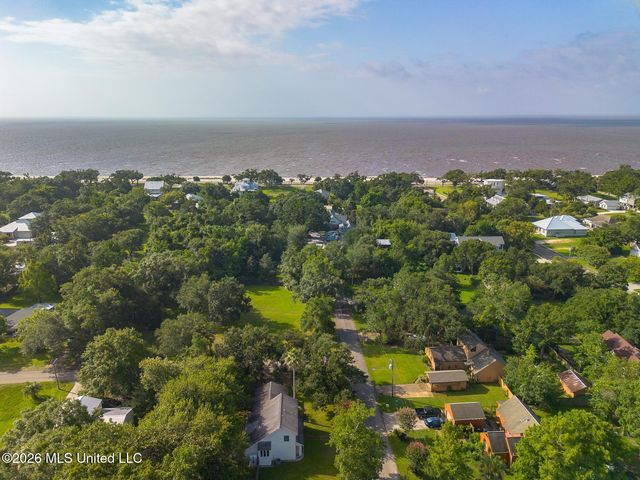 109 S Wright Avenue, Long Beach, MS 39560