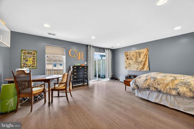 612 FRONTIER FORT LN, Strasburg, VA 22657