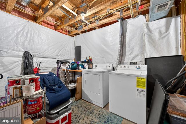 612 FRONTIER FORT LN, Strasburg, VA 22657