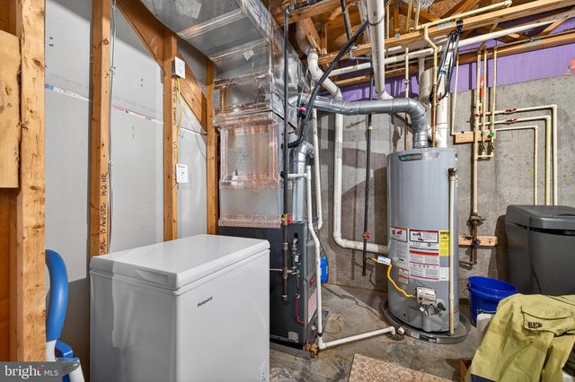 612 FRONTIER FORT LN, Strasburg, VA 22657