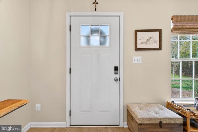 612 FRONTIER FORT LN, Strasburg, VA 22657