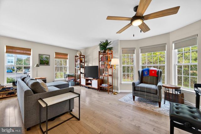 612 FRONTIER FORT LN, Strasburg, VA 22657