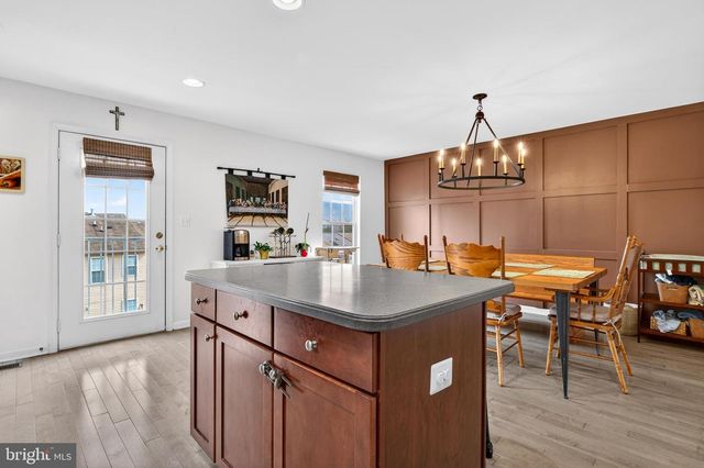 612 FRONTIER FORT LN, Strasburg, VA 22657