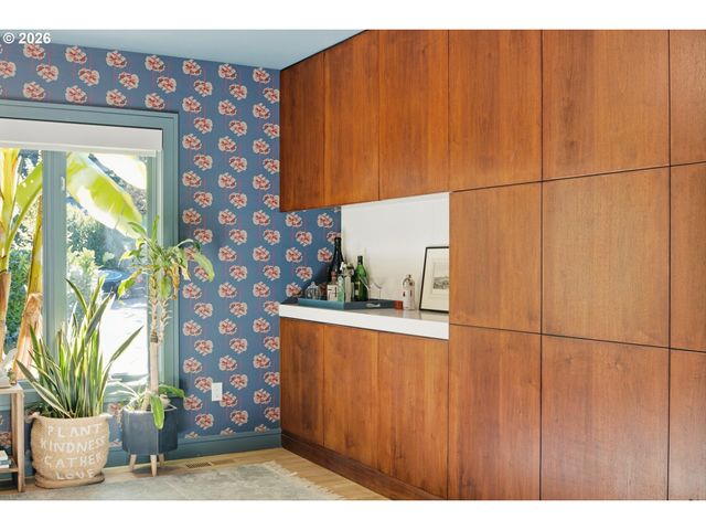 1545 S MARY FAILING Ct, Portland, OR 97219