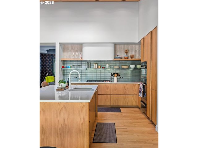 1545 S MARY FAILING Ct, Portland, OR 97219