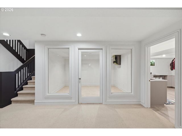 1545 S MARY FAILING Ct, Portland, OR 97219