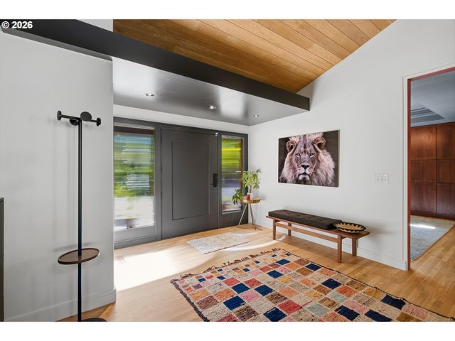 1545 S MARY FAILING Ct, Portland, OR 97219
