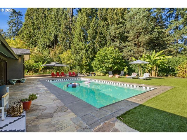 1545 S MARY FAILING Ct, Portland, OR 97219