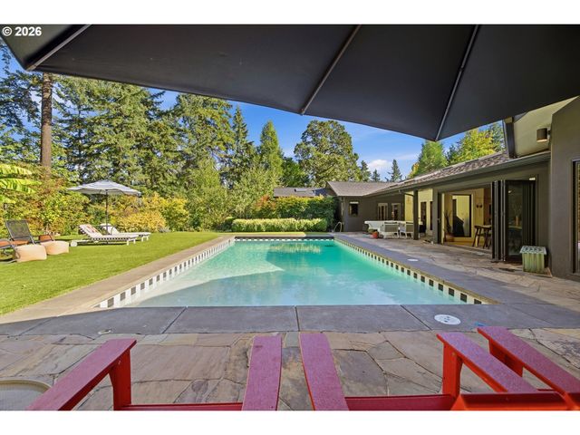1545 S MARY FAILING Ct, Portland, OR 97219
