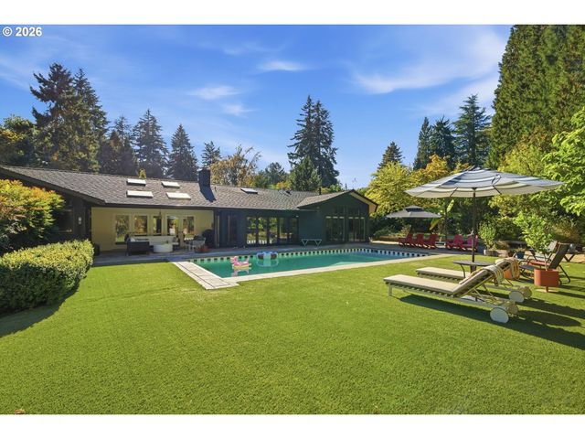1545 S MARY FAILING Ct, Portland, OR 97219