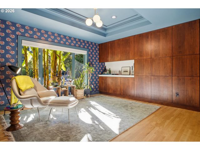 1545 S MARY FAILING Ct, Portland, OR 97219