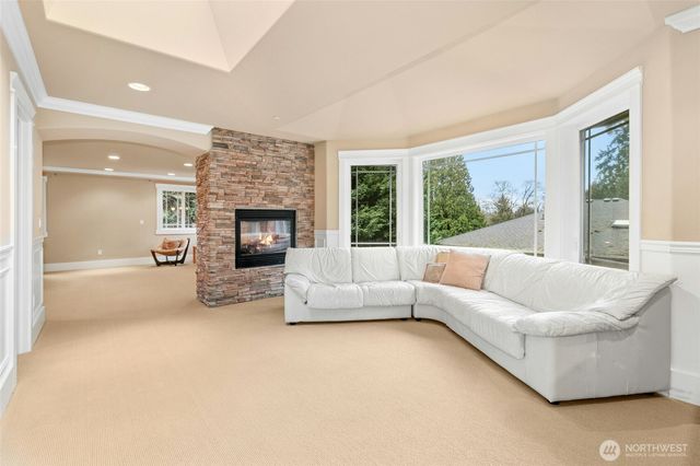 18634 92nd Avenue NE, Bothell, WA 98011