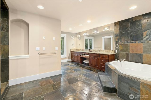 18634 92nd Avenue NE, Bothell, WA 98011