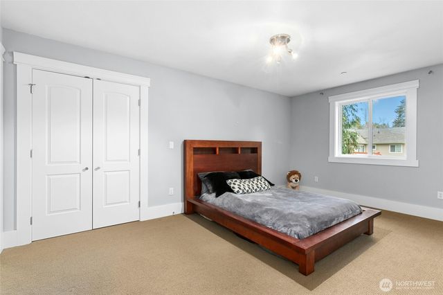 18634 92nd Avenue NE, Bothell, WA 98011