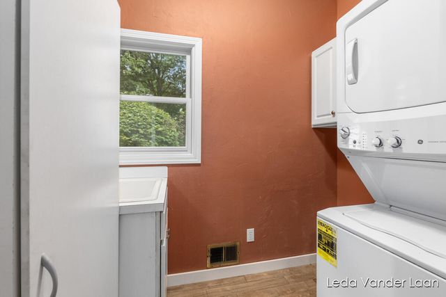 9520 Hidden Bluff Drive, Rockford, MI 49341