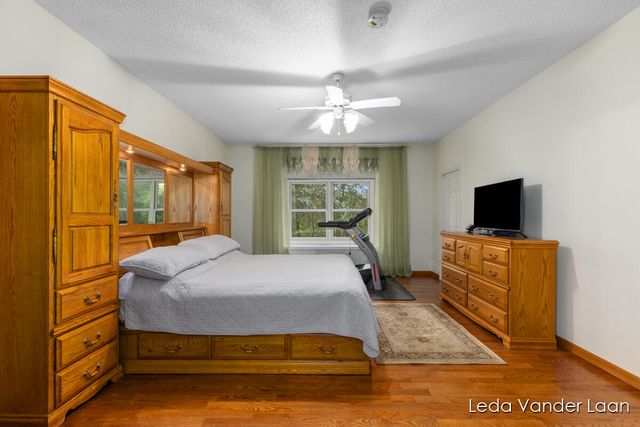 9520 Hidden Bluff Drive, Rockford, MI 49341