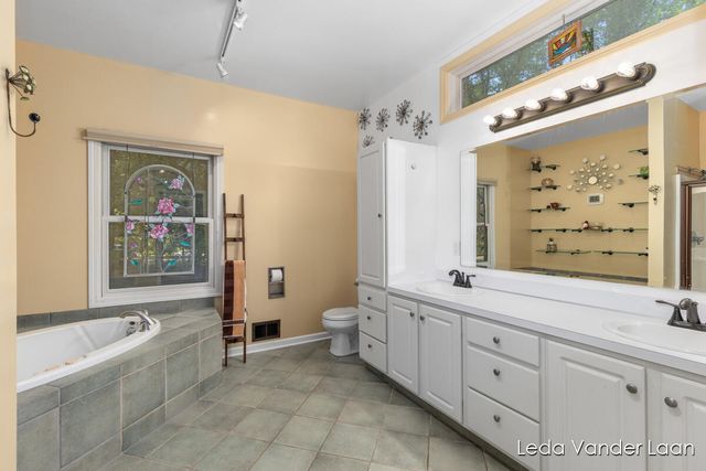 9520 Hidden Bluff Drive, Rockford, MI 49341
