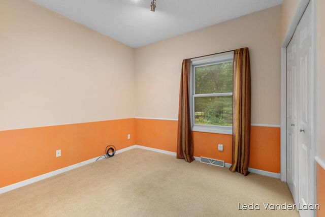 9520 Hidden Bluff Drive, Rockford, MI 49341
