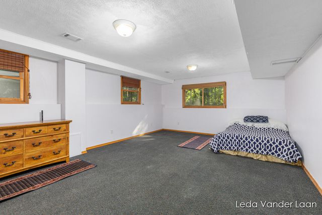 9520 Hidden Bluff Drive, Rockford, MI 49341