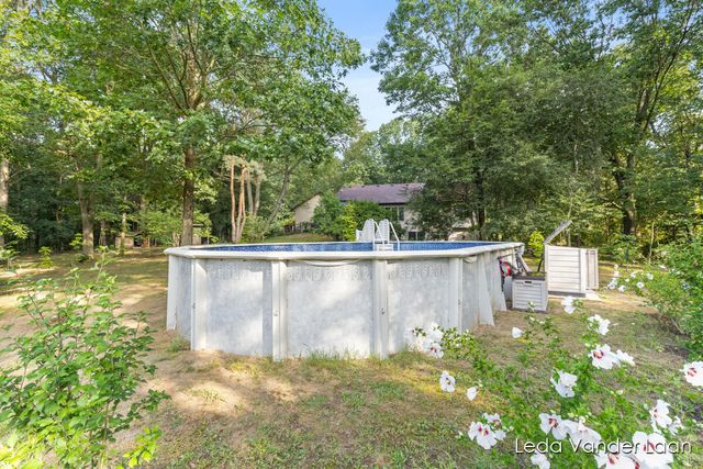 9520 Hidden Bluff Drive, Rockford, MI 49341