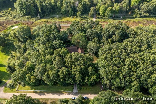 9520 Hidden Bluff Drive, Rockford, MI 49341