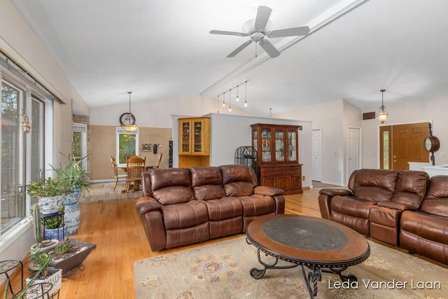 9520 Hidden Bluff Drive, Rockford, MI 49341
