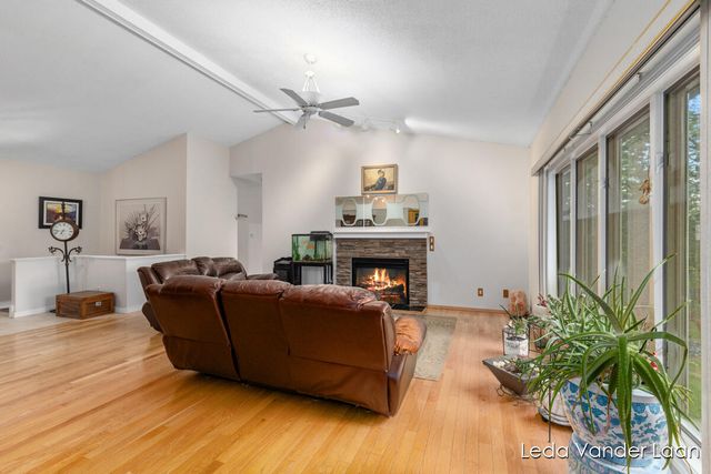9520 Hidden Bluff Drive, Rockford, MI 49341