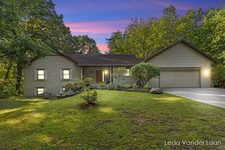 9520 Hidden Bluff Drive, Rockford, MI 49341