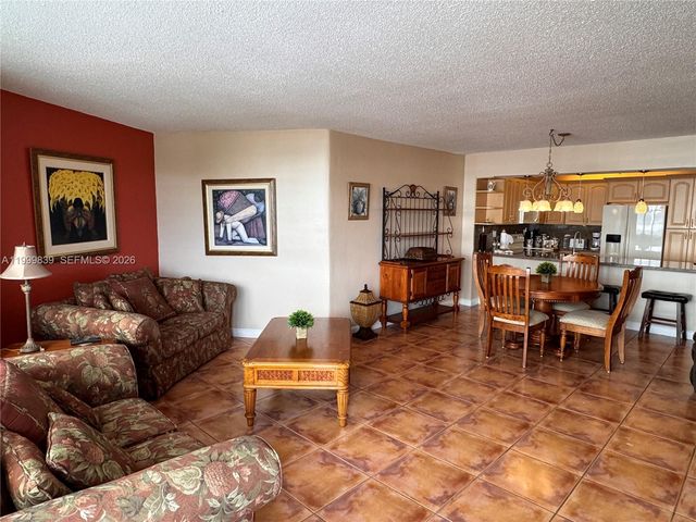 3725 S Ocean Dr 421, Hollywood, FL 33019