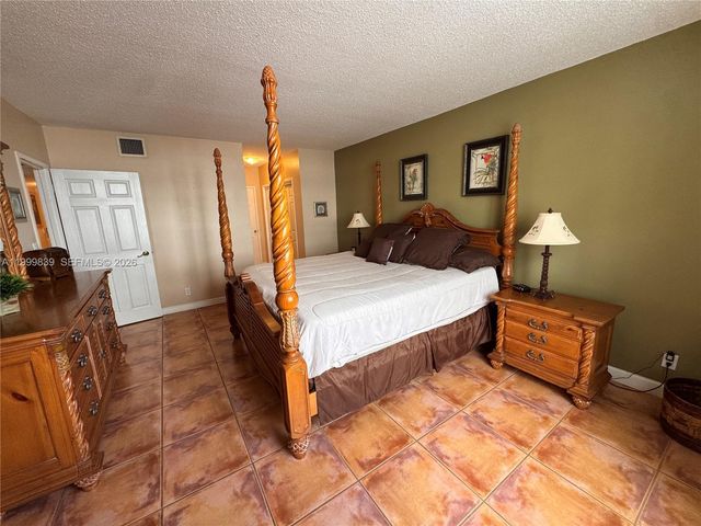 3725 S Ocean Dr 421, Hollywood, FL 33019