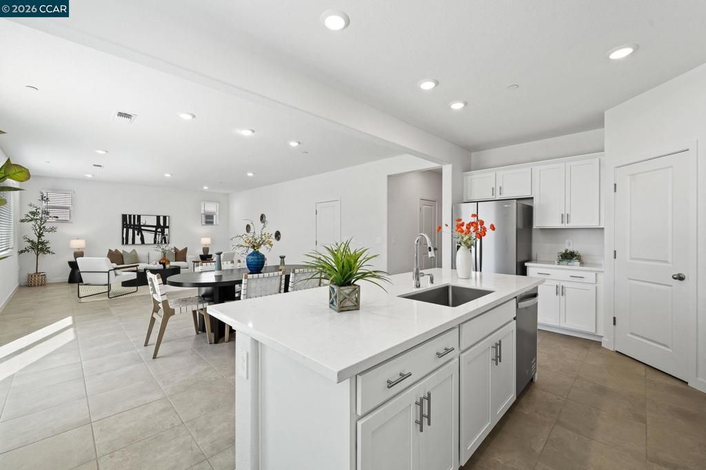 Image 15 of property listing at 330 Viceroy, Brentwood, CA 94513