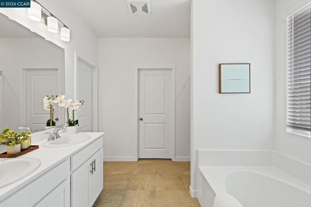 Image 33 of property listing at 330 Viceroy, Brentwood, CA 94513