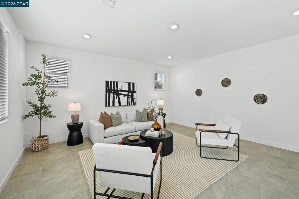 Image 8 of property listing at 330 Viceroy, Brentwood, CA 94513